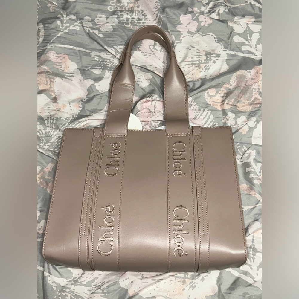 NWT Authentic Chloe Medium Woody Leather Tote Bag Nomad Beige